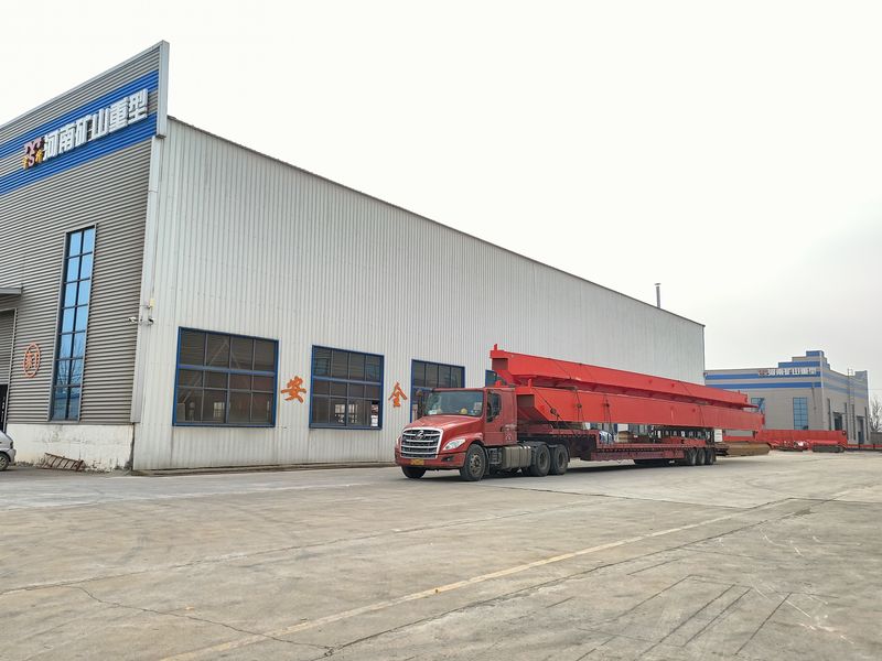 兩臺10噸 跨度28.4米電動葫蘆橋式起重機，發(fā)往山東威海