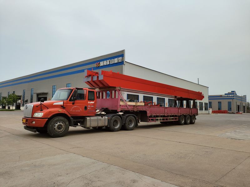 電動(dòng)葫蘆橋式起重機(jī) 3臺(tái) LH5t-17m 制作完成，發(fā)往河南漯河交付客戶使用。