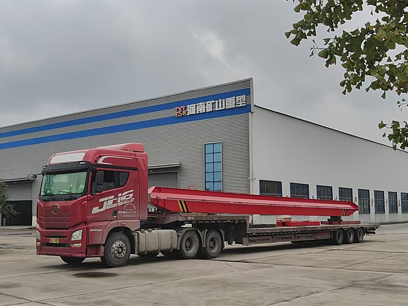 電動(dòng)單梁起重機(jī) LD5t-17.76m 制作完成  裝車(chē)發(fā)出